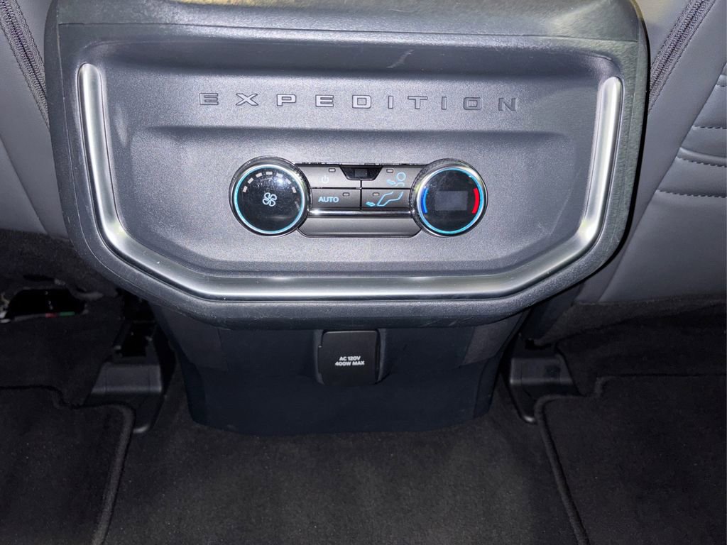 Certified 2025 Ford Expedition Active AWD/4WD image 30