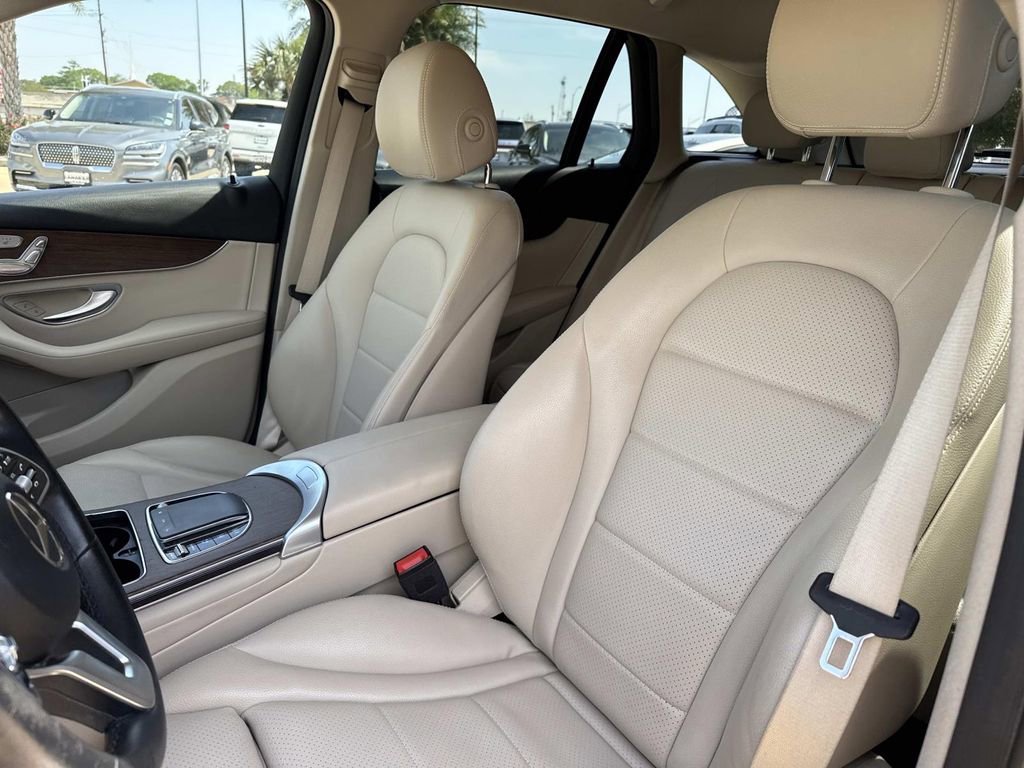 Used 2022 Mercedes-Benz GLC 300 image 18