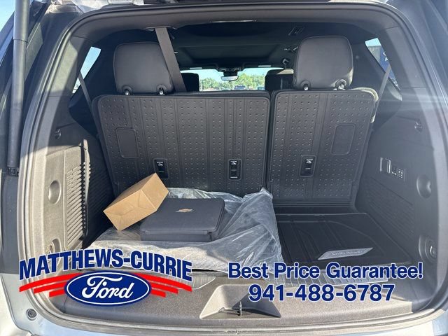 Used 2024 Chevrolet Tahoe High Country w/ Advanced Technology Package RWD image 22