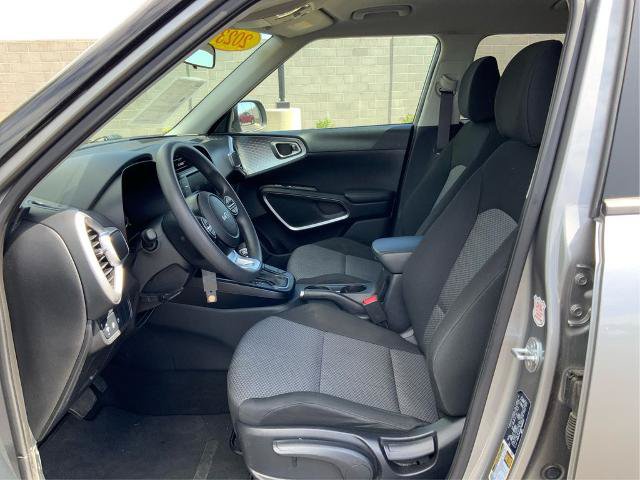 Used 2023 Kia Soul LX w/ Option Group 015 FWD image 9