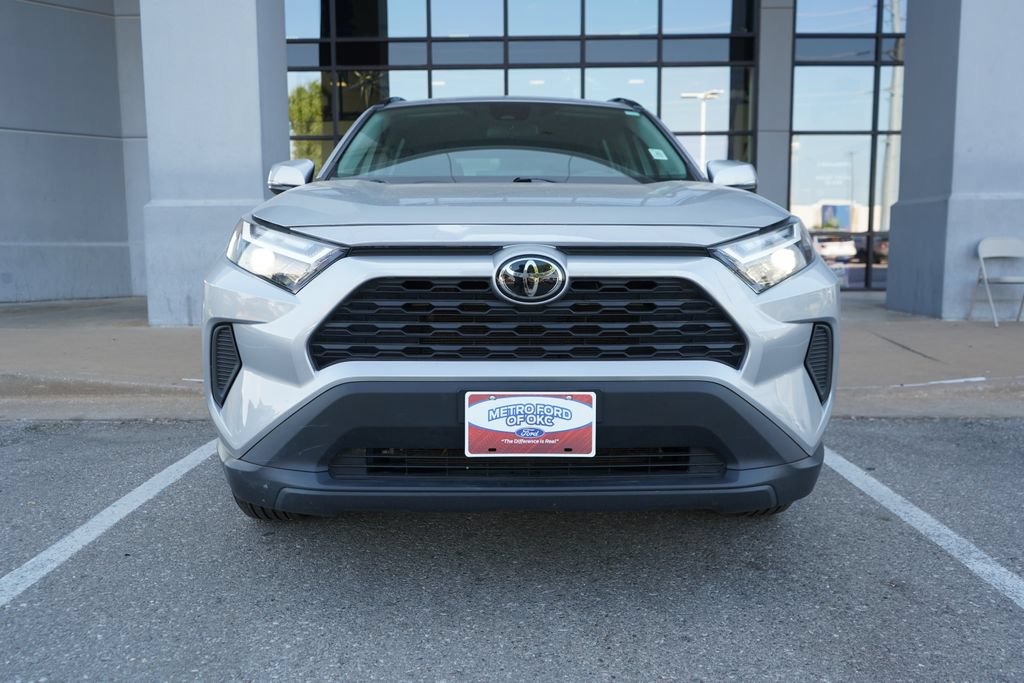 Used 2025 Toyota RAV4 XLE AWD/4WD image 3