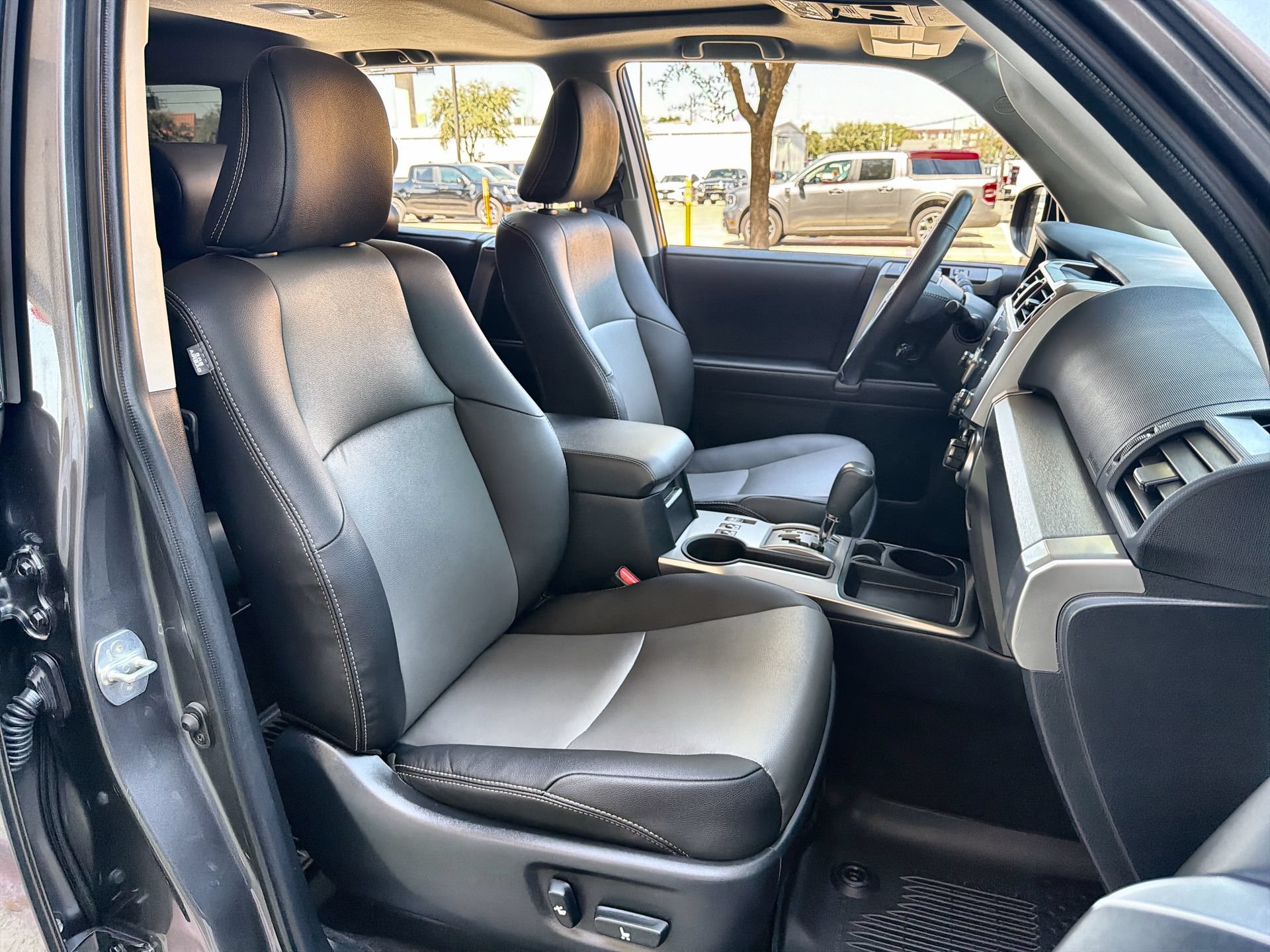 Used 2023 Toyota 4Runner SR5 Premium w/ Moonroof Package RWD image 26