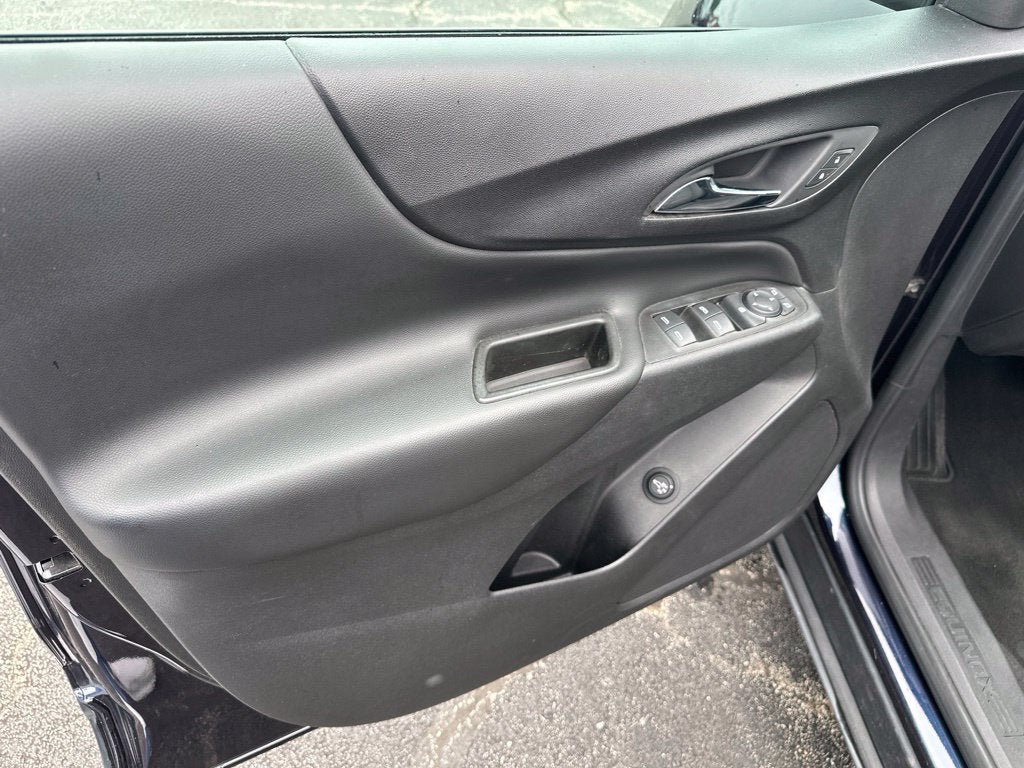 Used 2020 Chevrolet Equinox LT AWD/4WD image 12
