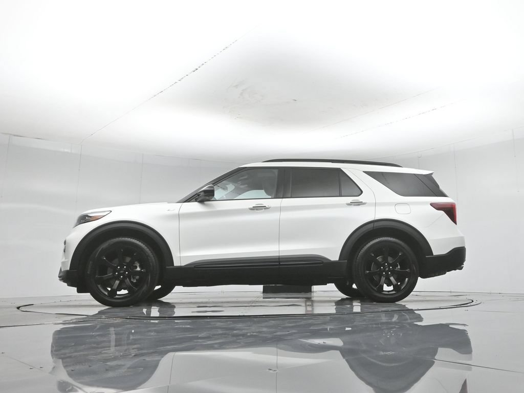Certified 2023 Ford Explorer ST-Line w/ Class IV Trailer Tow Package RWD image 7