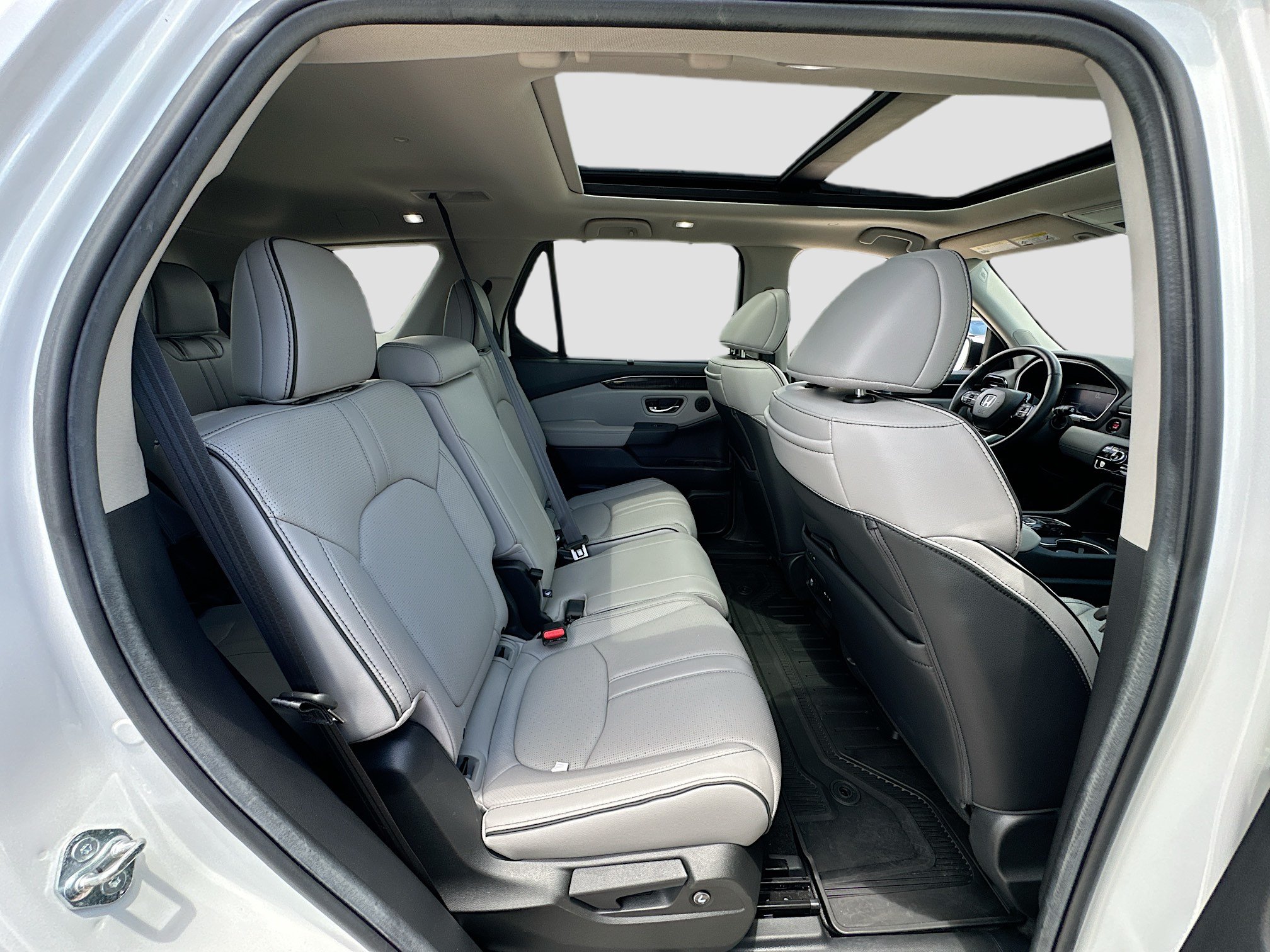Used 2025 Honda Pilot Elite image 29