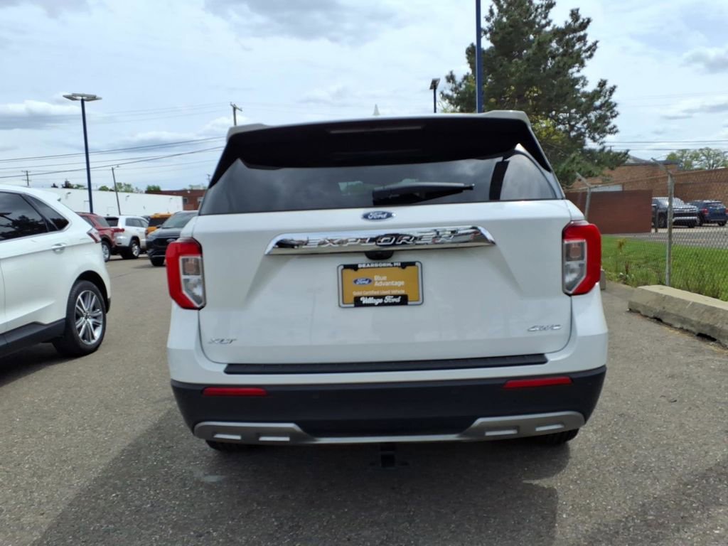Certified 2024 Ford Explorer XLT w/ Equipment Group 202A AWD/4WD image 8