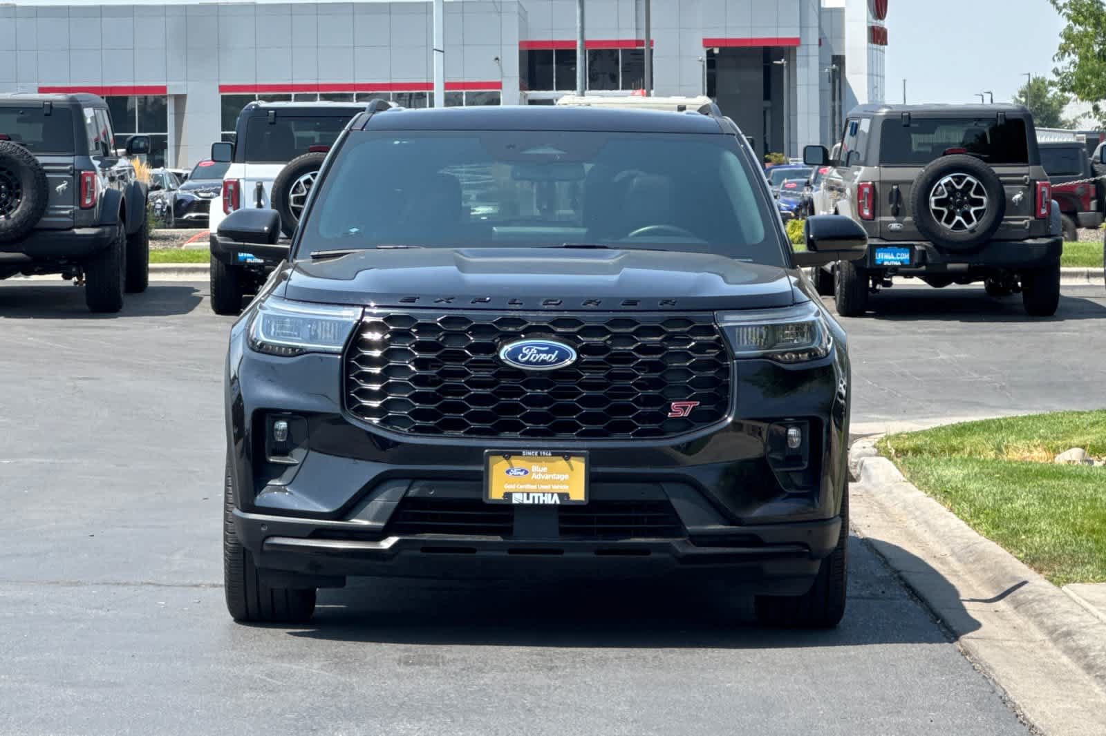 Certified 2025 Ford Explorer ST AWD/4WD image 10