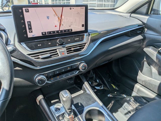 Used 2024 Nissan Altima 2.5 SR w/ SR Premium Package FWD image 23