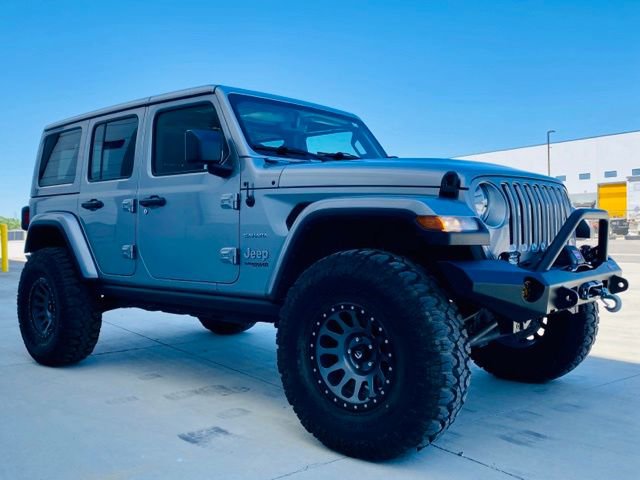 Used 2019 Jeep Wrangler Unlimited Sahara w/ Uconnect 4C Nav & Sound Group AWD/4WD image 2