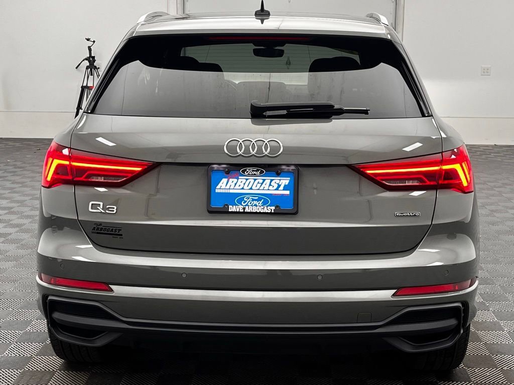 Used 2023 Audi Q3 2.0T Premium Plus w/ Premium Plus Package image 8