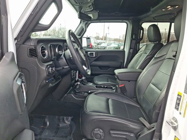 Used 2022 Jeep Wrangler Unlimited Sahara w/ Cold Weather Group image 13