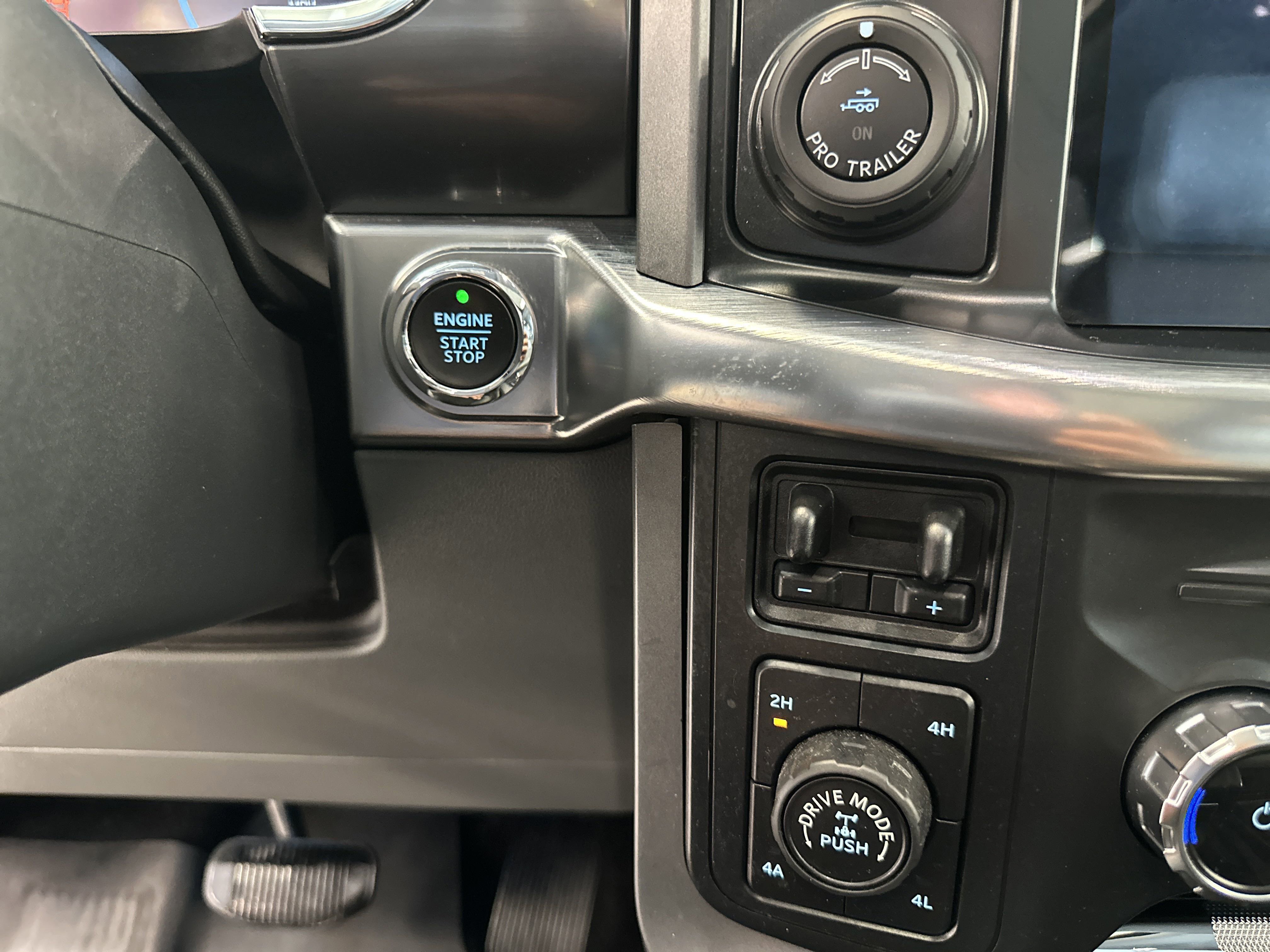 Certified 2022 Ford F150 Lariat w/ Equipment Group 502A High image 32