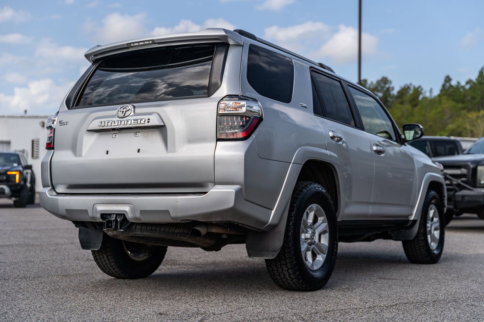 Used 2023 Toyota 4Runner SR5 image 5