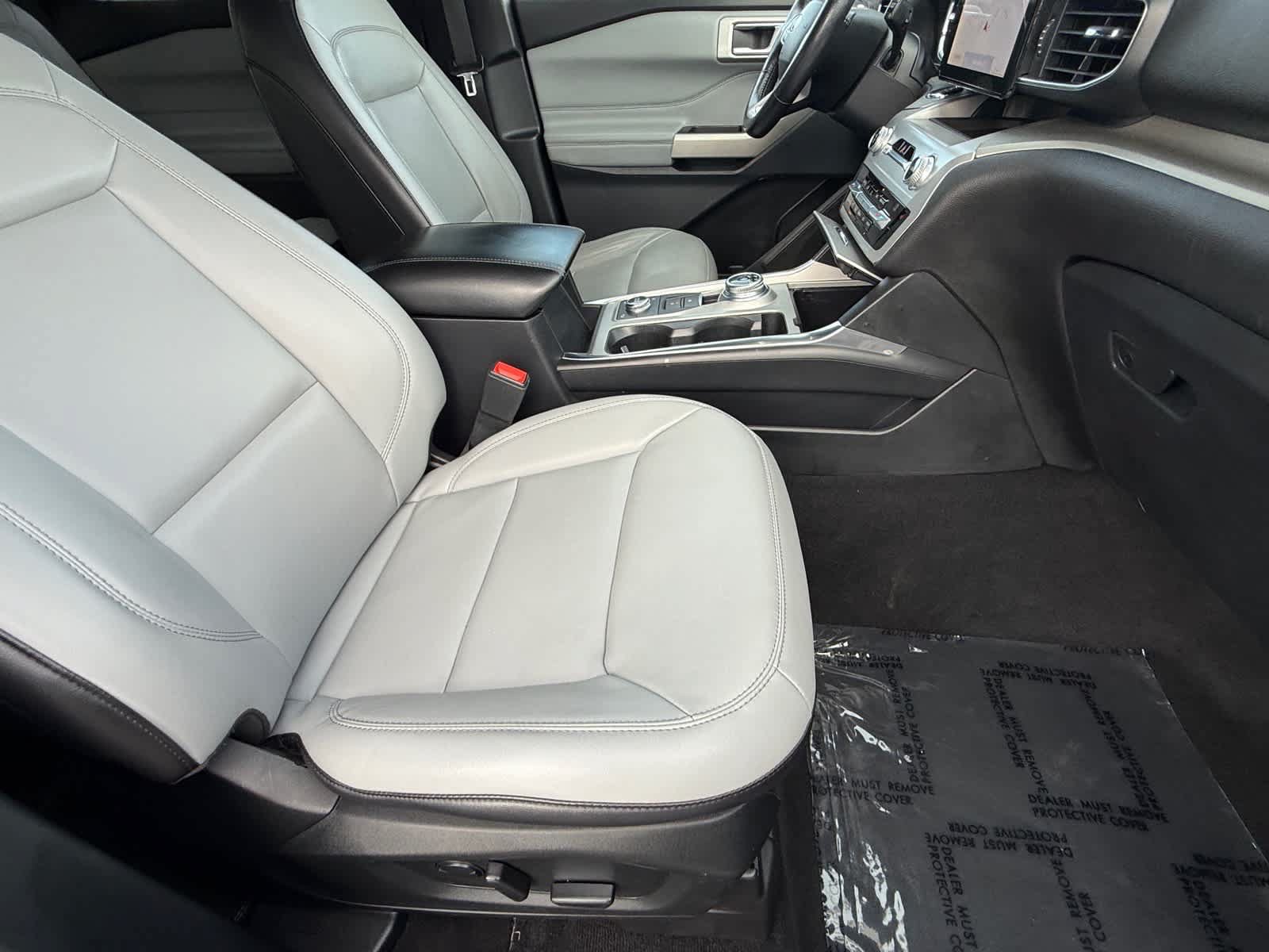 Certified 2021 Ford Explorer XLT w/ Equipment Group 202A AWD/4WD image 10