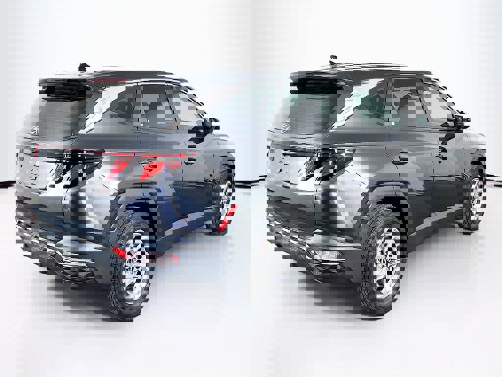 Used 2022 Hyundai Tucson SE image 5