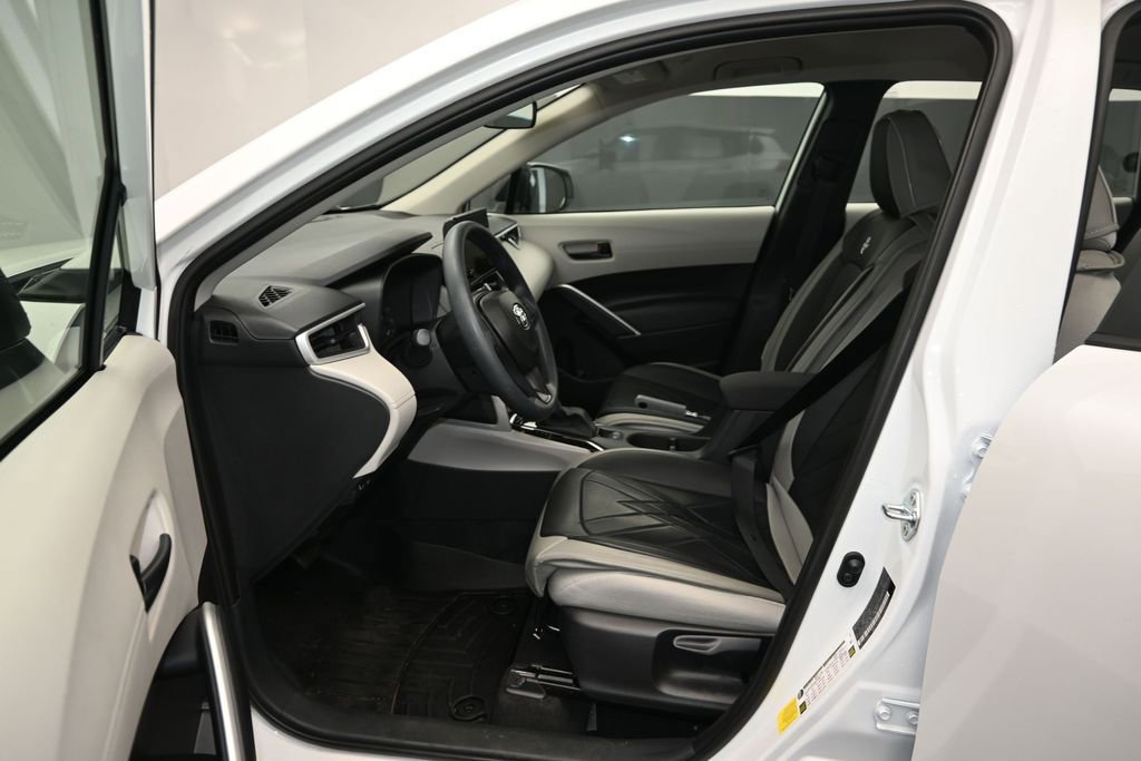 Used 2025 Toyota Corolla Cross L FWD image 13