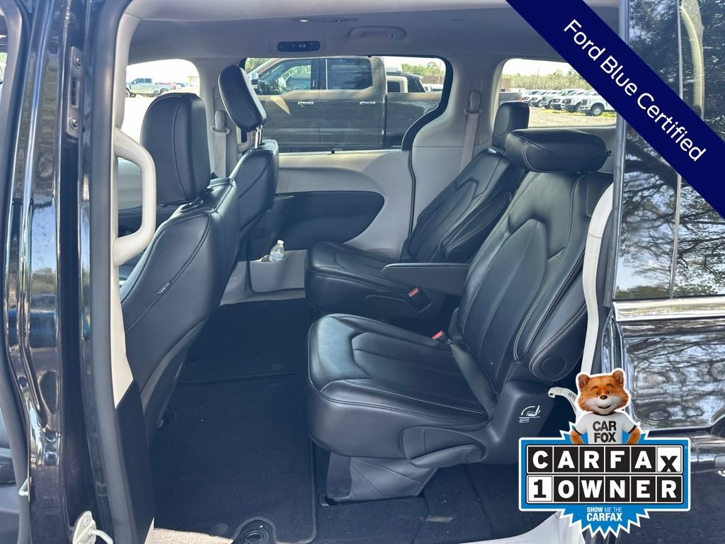 Used 2024 Chrysler Pacifica Touring-L FWD image 14
