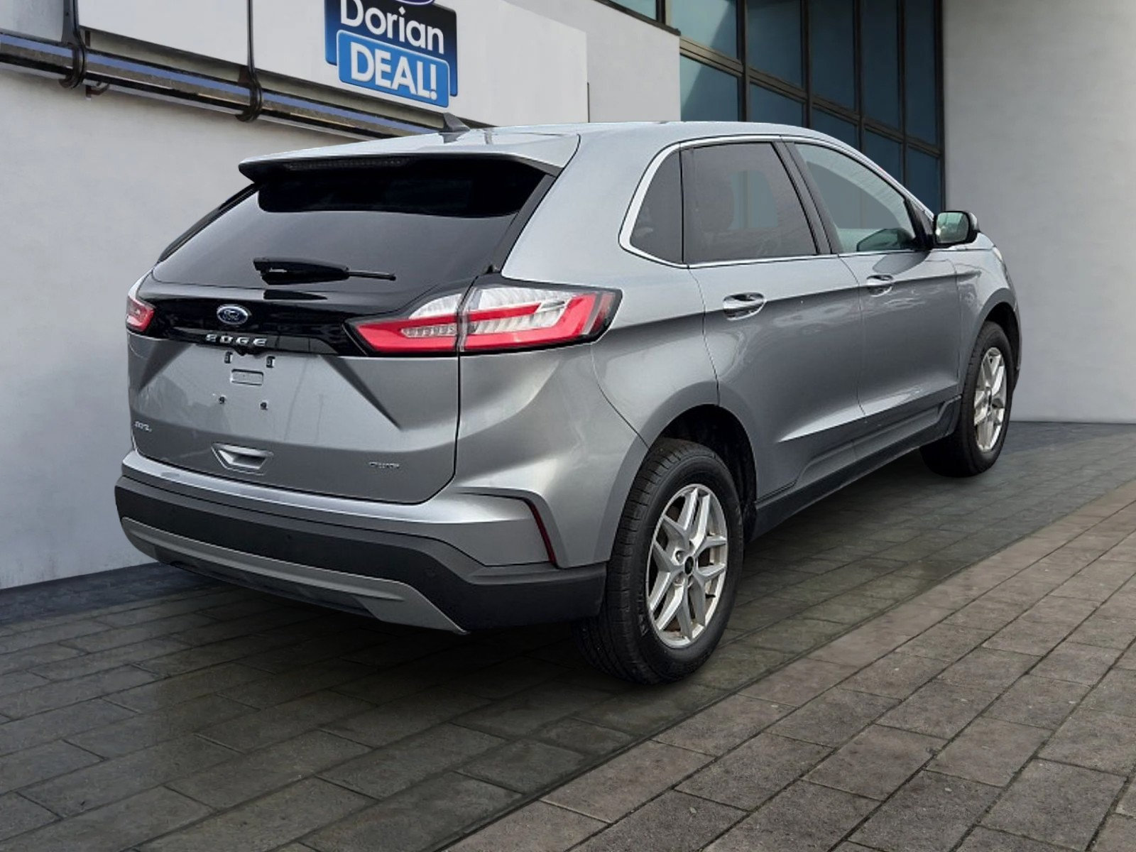 Certified 2024 Ford Edge SEL w/ Convenience Package AWD/4WD image 3