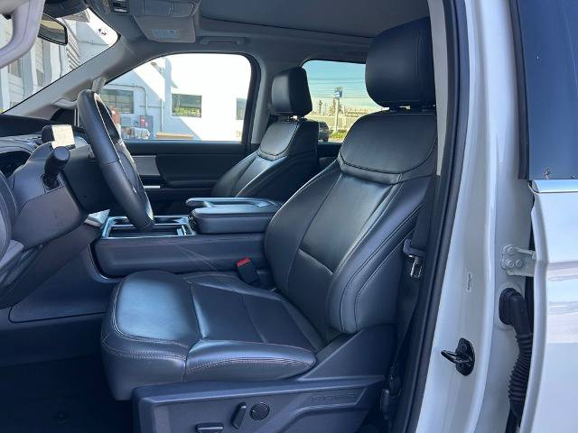 Certified 2025 Ford Expedition Active AWD/4WD image 11