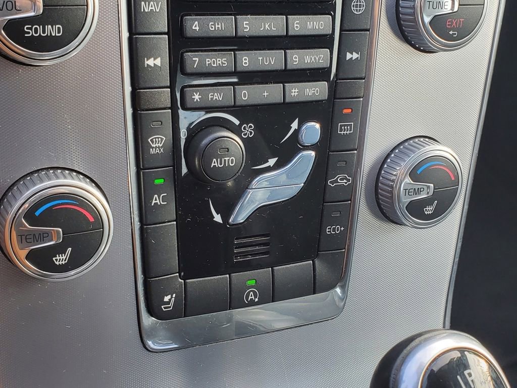 Used 2017 Volvo S60 T5 Dynamic image 24