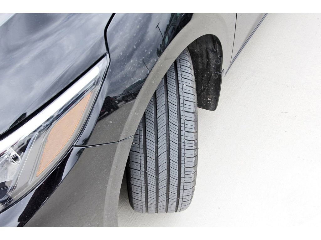 Used 2024 Nissan Sentra SV w/ SV Premium Package FWD image 31