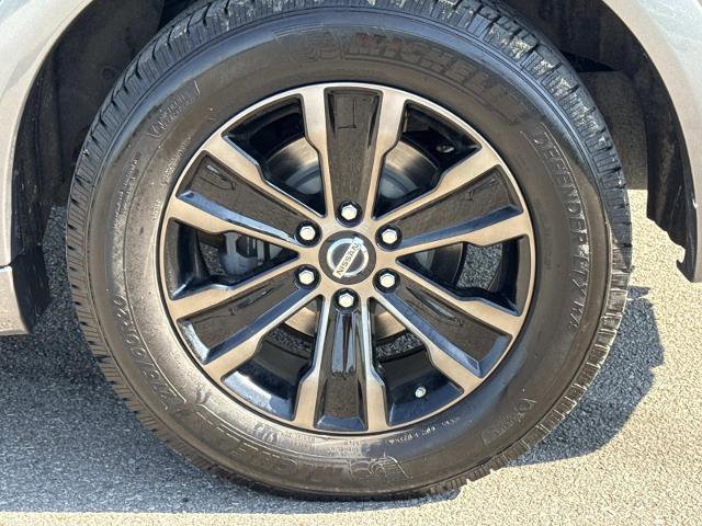 Used 2020 Nissan Armada Platinum w/ Captain's Chairs Package RWD image 9