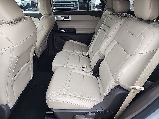 Certified 2022 Ford Explorer Platinum w/ Equipment Group 601A image 11