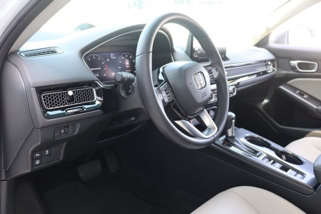 Used 2023 Honda Civic Touring image 9