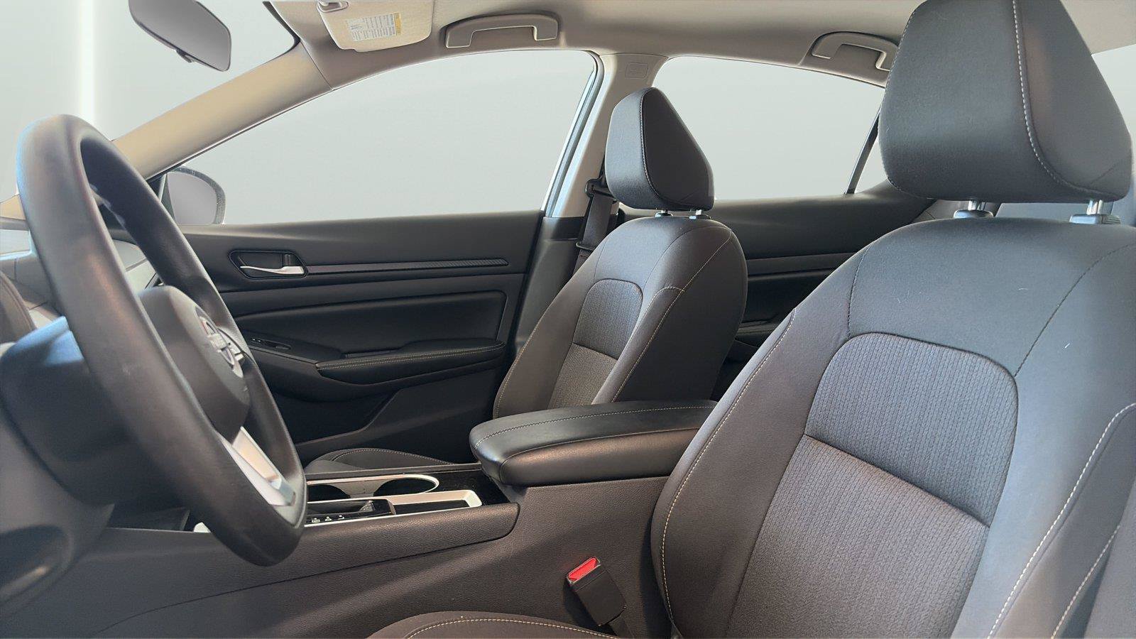 Used 2024 Nissan Altima 2.5 SV FWD image 10