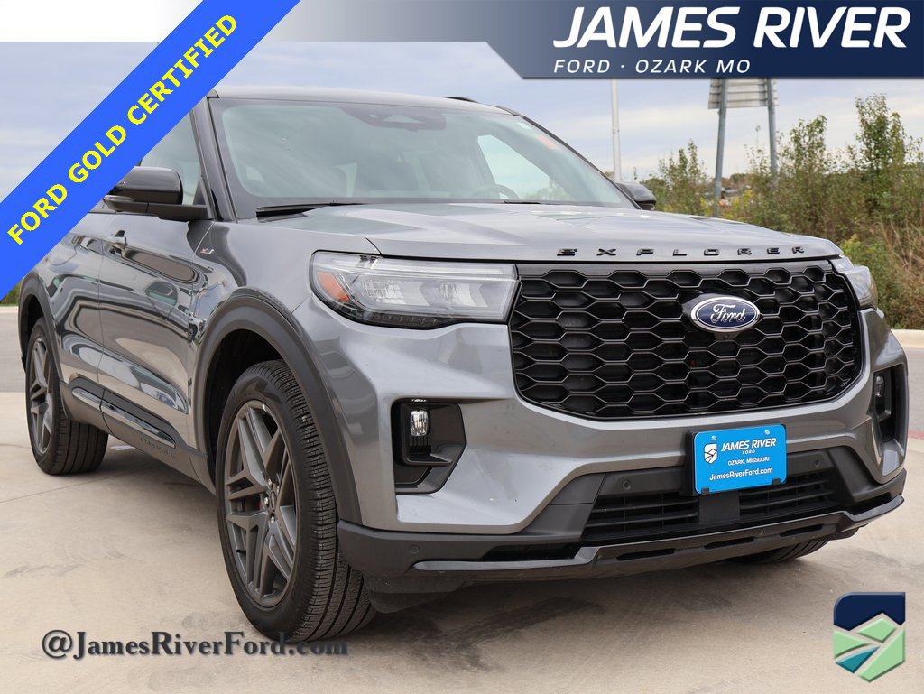 Certified 2025 Ford Explorer ST-Line w/ ST-Line Street Pack image 6