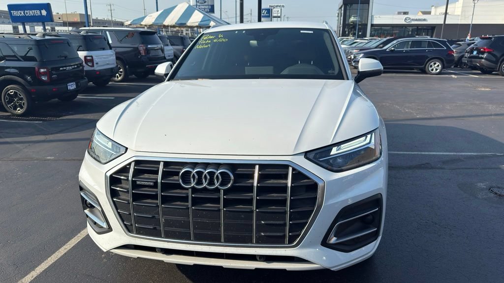 Used 2021 Audi Q5 2.0T Premium w/ Convenience Package AWD/4WD image 3
