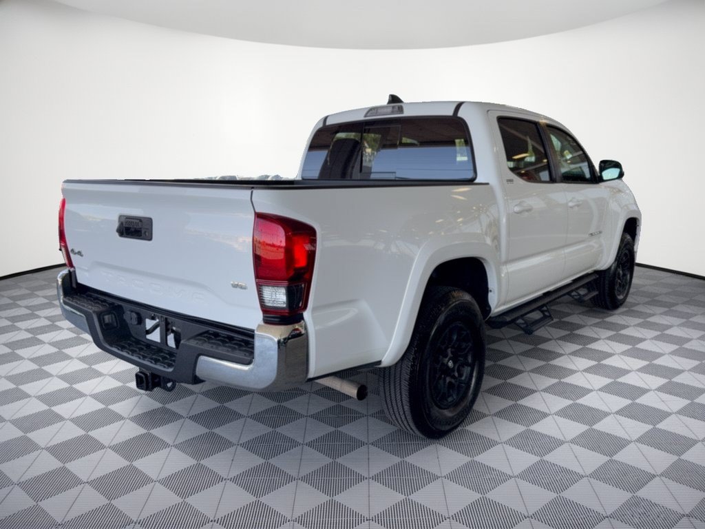 Used 2022 Toyota Tacoma SR5 AWD/4WD image 9