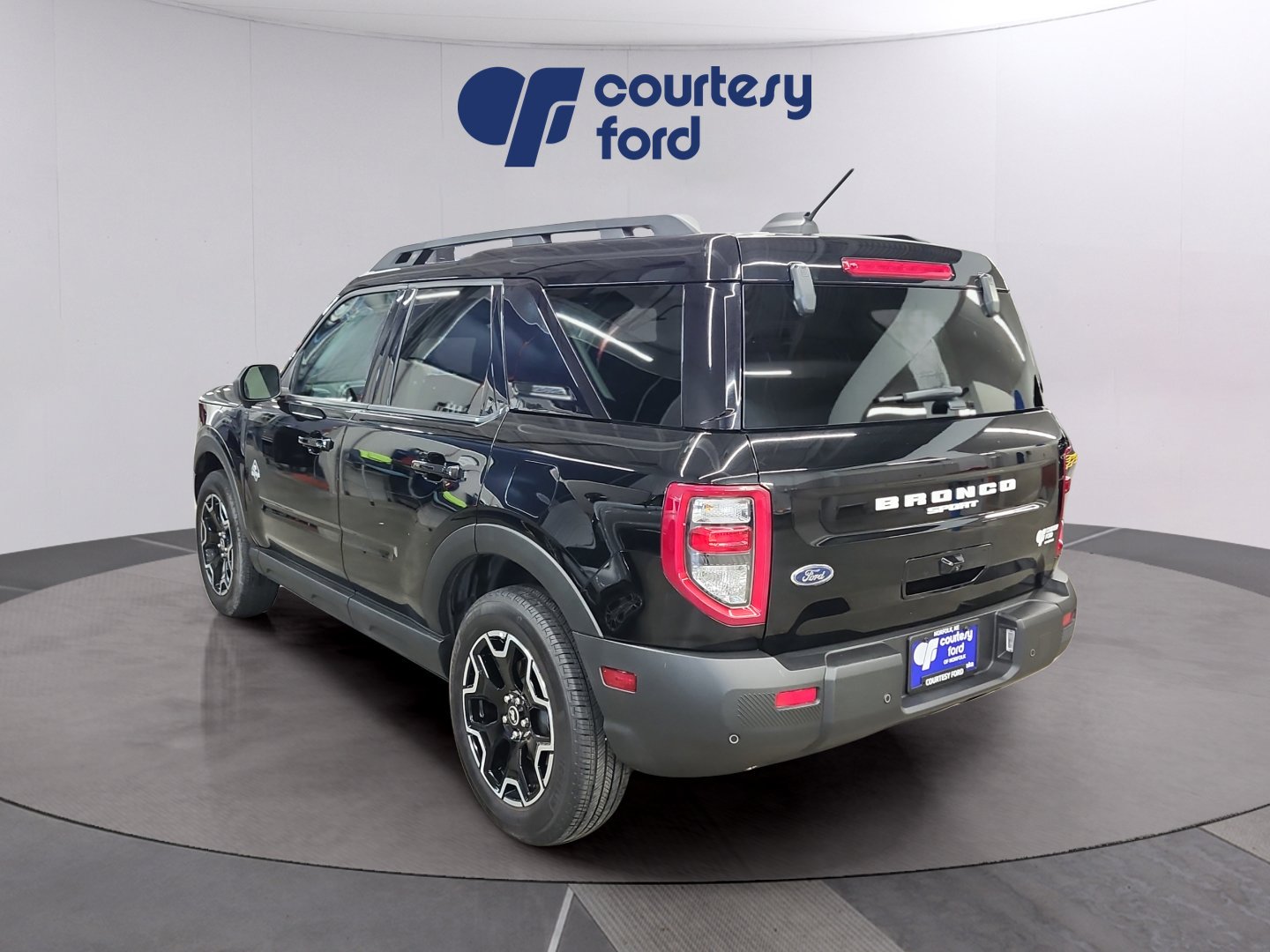 Certified 2025 Ford Bronco Sport Outer Banks w/ Outer Banks Tech Package+ AWD/4WD image 4