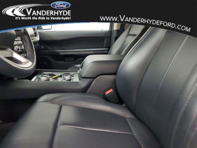 Certified 2024 Ford Expedition Max XLT image 21