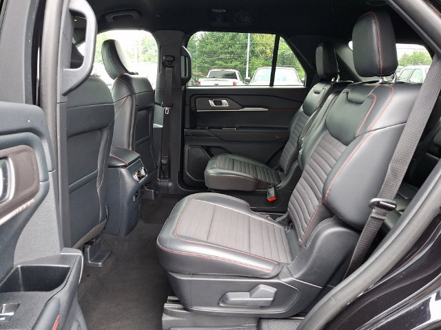 Certified 2025 Ford Explorer ST-Line AWD/4WD image 11