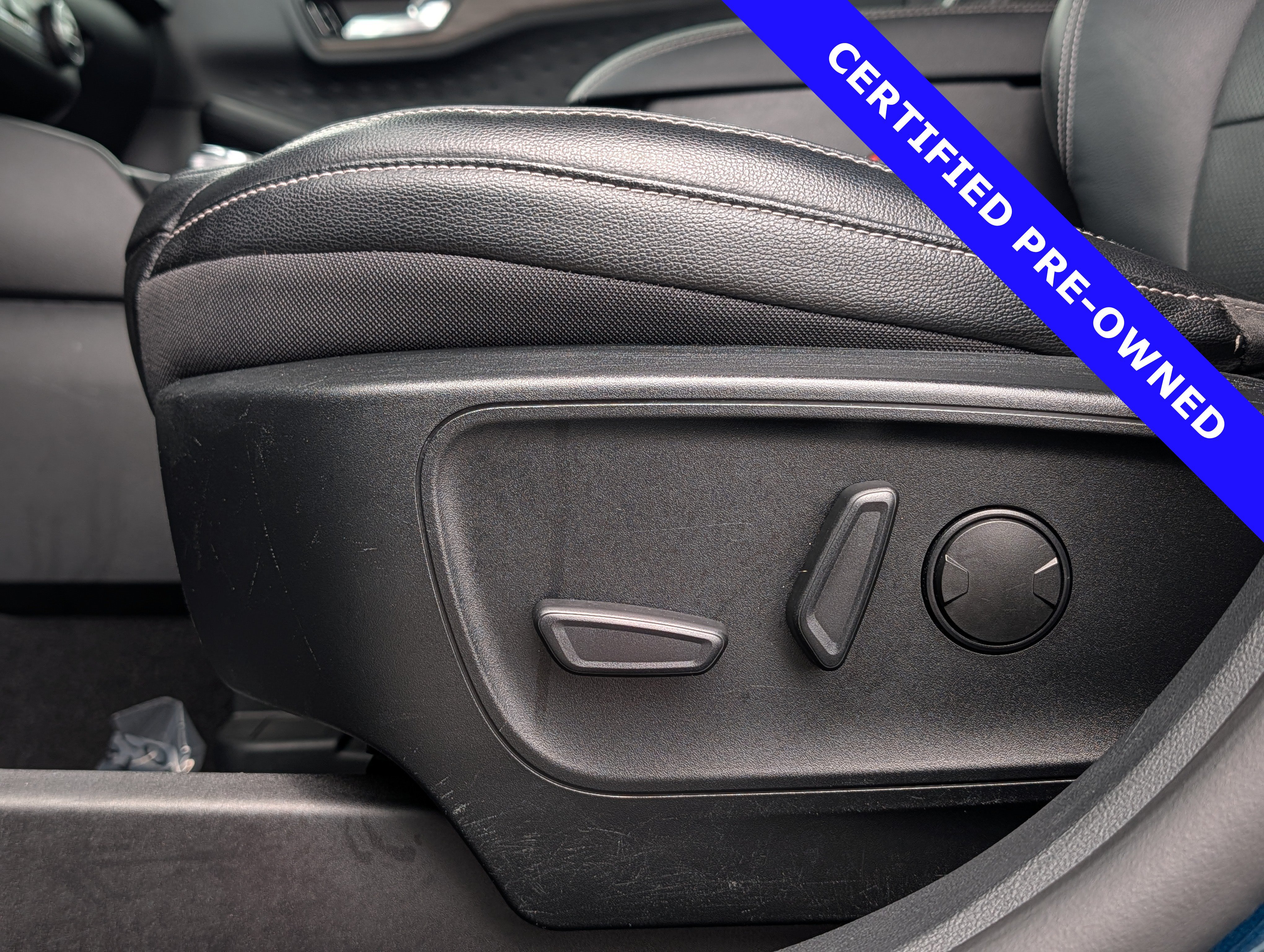 Certified 2020 Ford Escape Titanium AWD/4WD image 23