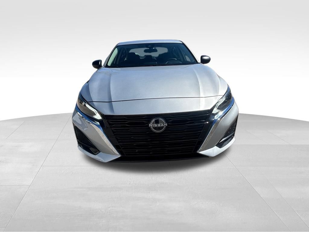 Used 2024 Nissan Altima 2.5 SV image 8