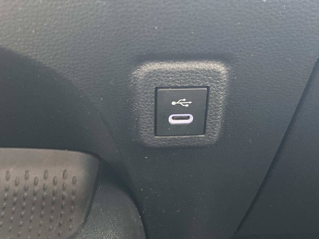 Used 2025 Toyota Corolla LE FWD image 27