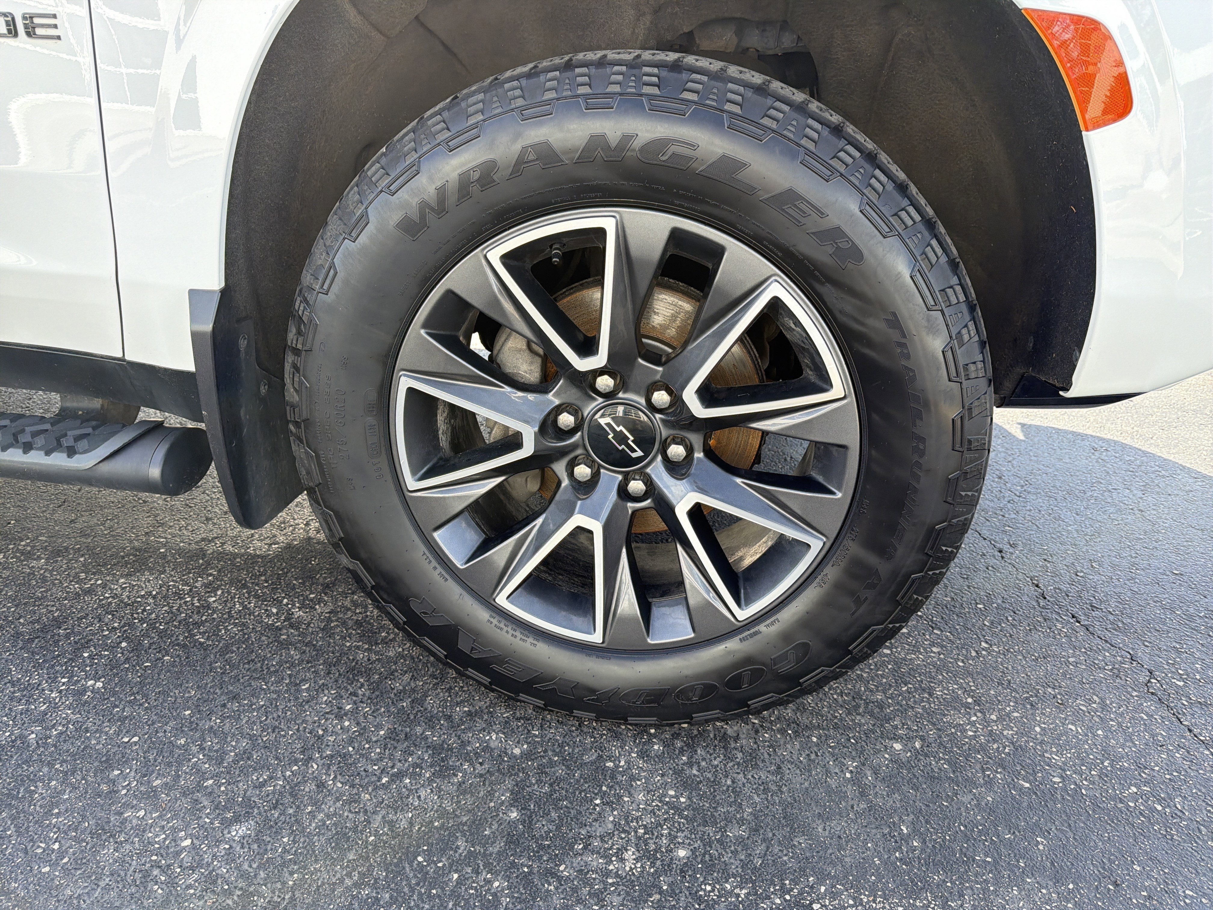 Used 2021 Chevrolet Tahoe Z71 image 18