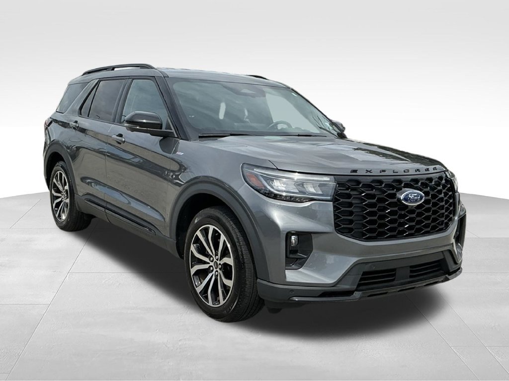Certified 2025 Ford Explorer ST-Line w/ Premium Package RWD image 9