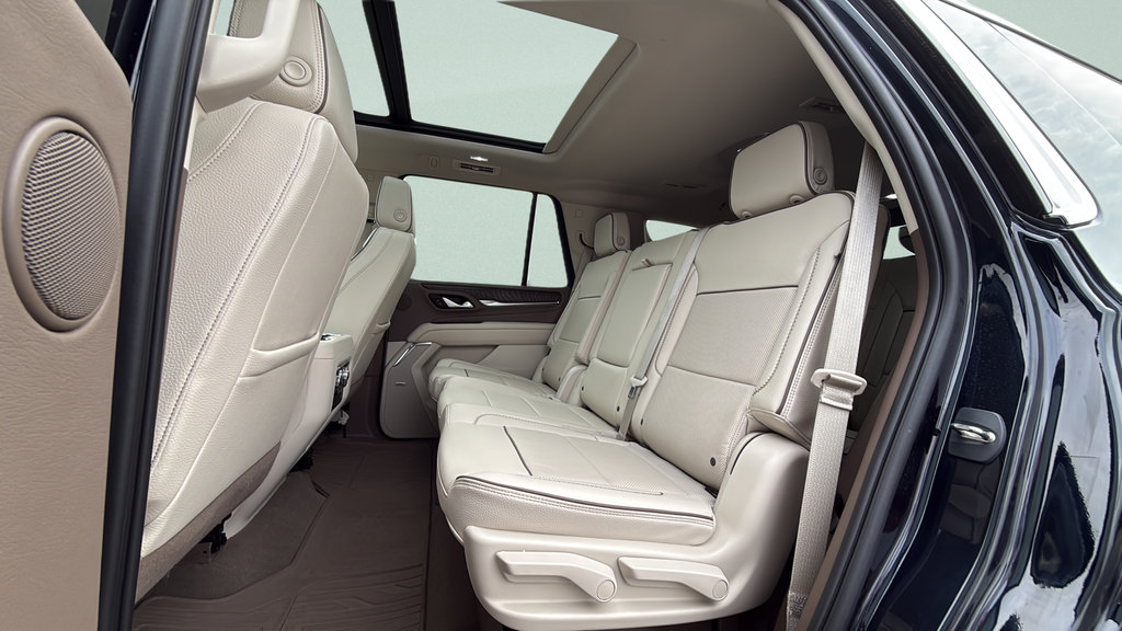 Used 2023 GMC Yukon Denali AWD/4WD image 8
