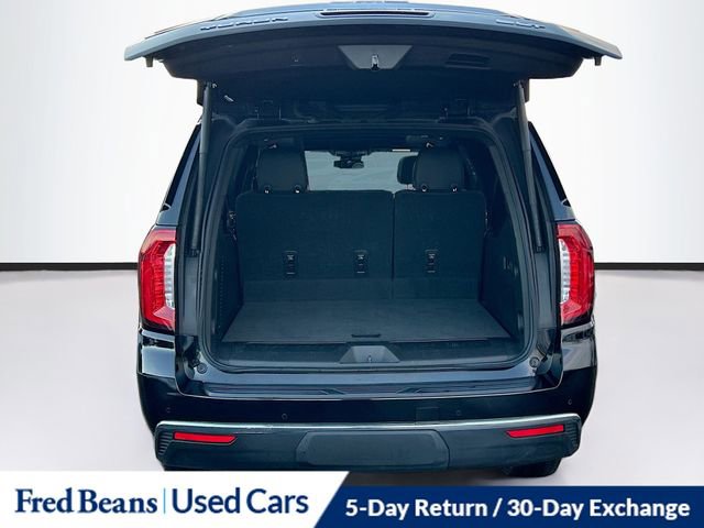 Used 2023 GMC Yukon XL SLT w/ SLT Luxury Package image 30