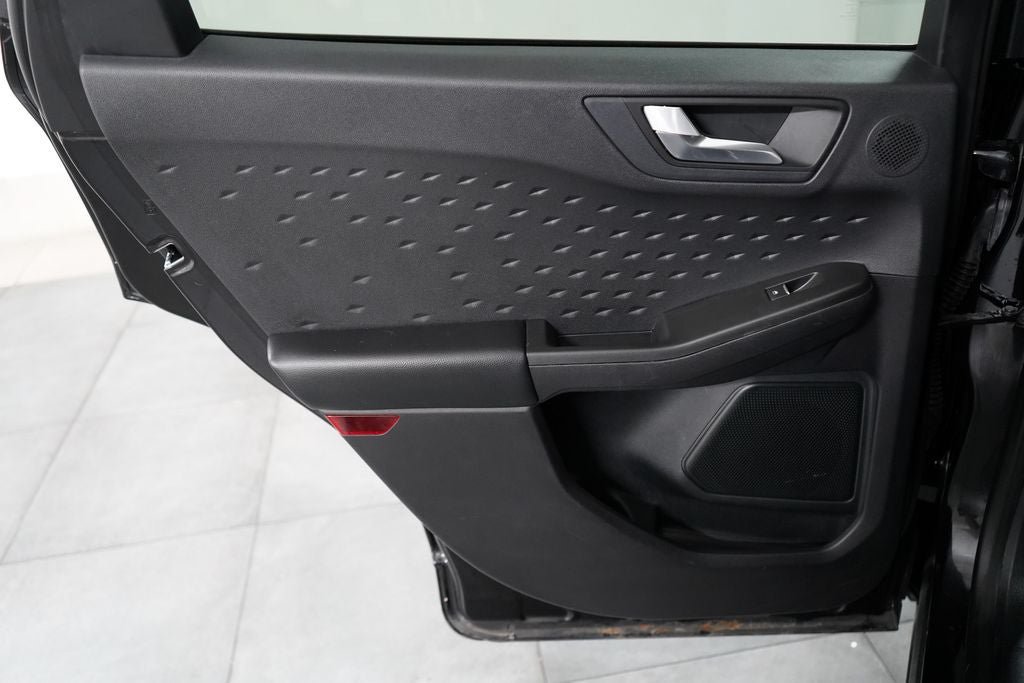 Certified 2020 Ford Escape Titanium AWD/4WD image 24