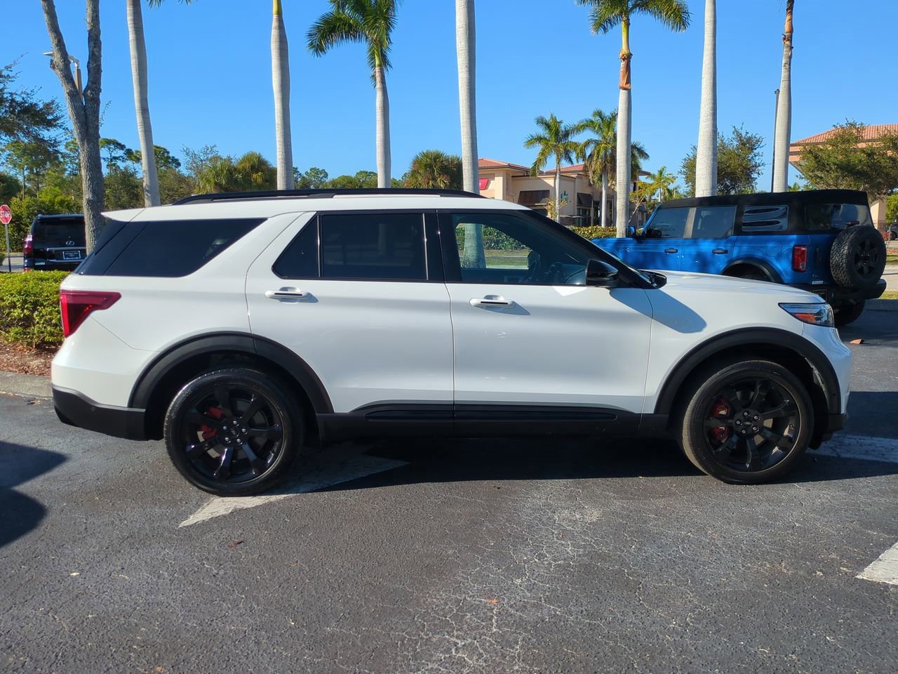 Certified 2020 Ford Explorer ST w/ ST Street Pack image 6