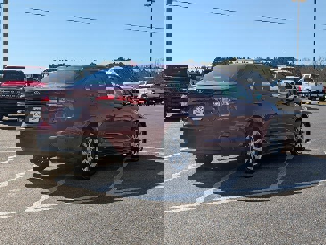 Used 2023 Toyota Corolla LE image 5