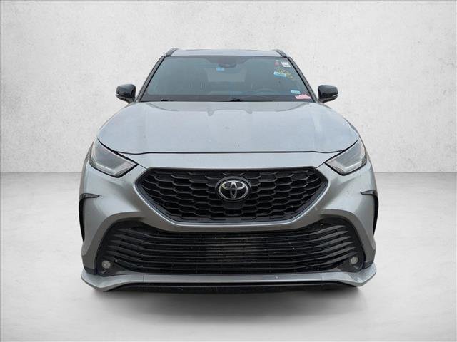 Used 2021 Toyota Highlander XSE image 2