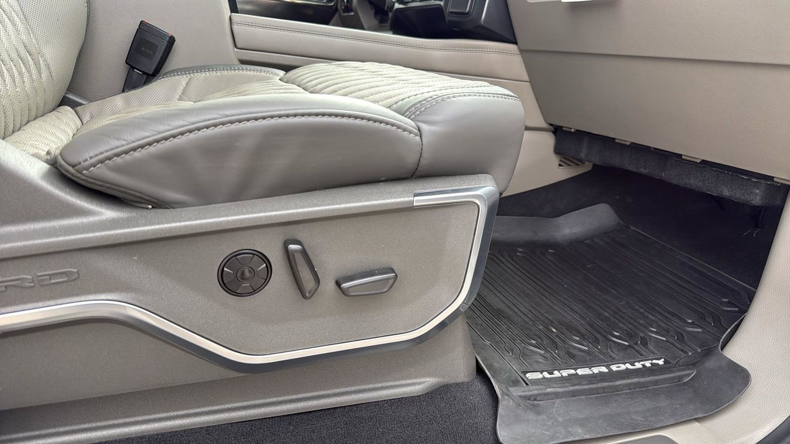 Certified 2026 Ford F350 Platinum w/ Platinum Plus Package image 25