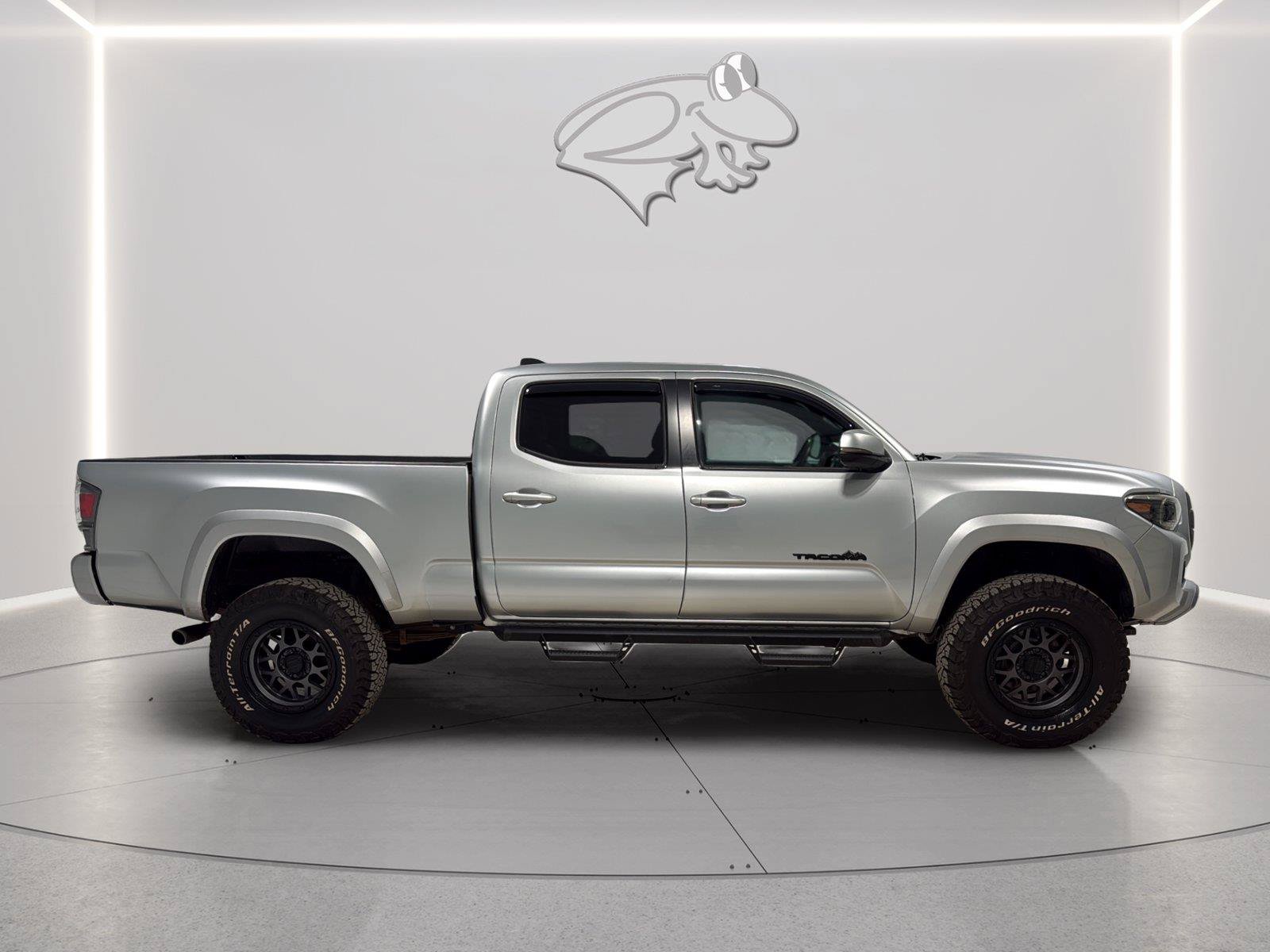 Used 2023 Toyota Tacoma TRD Sport w/ Black Out Package (TMS) AWD/4WD image 6