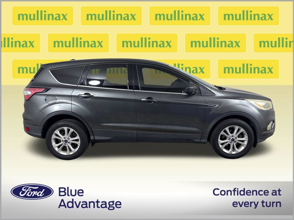 Certified 2017 Ford Escape SE FWD image 2