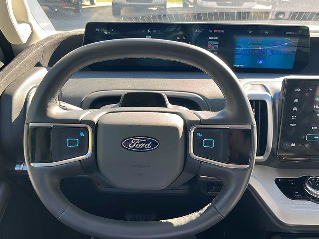 Certified 2025 Ford Expedition Active AWD/4WD image 13